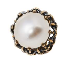 Pre Owned Carolina Herrera Flower Faux Pearl Gold Tone Ring Size 54.5