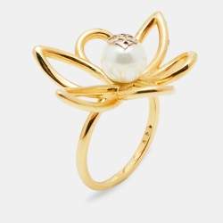 Pre Owned Carolina Herrera CH Floral Faux Pearl Gold Tone Cocktail Ring Size 57