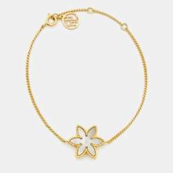 Pre Owned Carolina Herrera Flower Mother of Pearl Gold Tone Bracelet