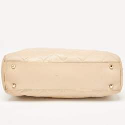 Pre Owned Carolina Herrera Beige Logo Embossed Quilted Leather Chain Tote