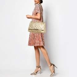 مملوكة مسبقًا حقيبة كتف كارولينا هيريرا جلد أزرق بحري مخرم معدن بغطاء