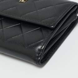 Pre Owned Carolina Herrera Black Quilted Leather Flap Compact Wallet