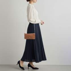 Pre Owned Carolina Herrera Brown Leather Chain Clutch