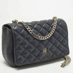 مملوكة مسبقًا Carolina Herrera Logo Flap Navy Blue Quilted Leather Shoulder Bag