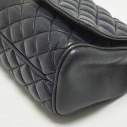 مملوكة مسبقًا Carolina Herrera Logo Flap Navy Blue Quilted Leather Shoulder Bag
