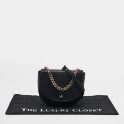 Pre Owned Carolina Herrera Flap Chain Black Leather Crossbody Bag