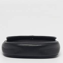 Pre Owned Carolina Herrera Flap Chain Black Leather Crossbody Bag