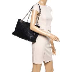 Pre Owned Carolina Herrera Black Quilted Leather Chain Tote
