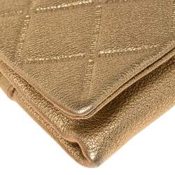 Pre Owned Carolina Herrera Gold Quilted Embossed Leather Flap Chain Clutch