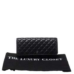 Pre Owned Carolina Herrera Black Quilted Leather Flap Wallet