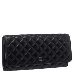Pre Owned Carolina Herrera Black Quilted Leather Flap Wallet