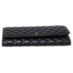 Pre Owned Carolina Herrera Black Quilted Leather Flap Wallet
