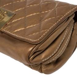 Pre Owned Carolina Herrera Metallic Beige Quilted Leather Flap Clutch