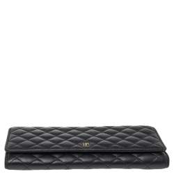 Pre Owned Carolina Herrera Black Quilted Leather Flap Wallet