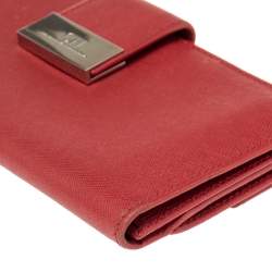 Pre Owned Carolina Herrera Red Leather Flap Continental Wallet