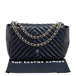 Pre Owned Carolina Herrera Black Quilted Leather Flap Chain Shoulder Bag