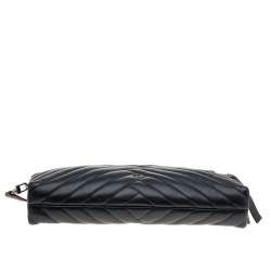 Pre Owned Carolina Herrera Black Quilted Leather Front Zip Crossbody Bag