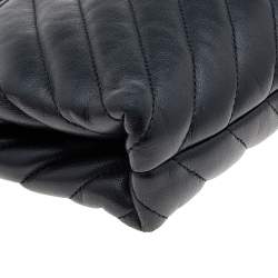 Pre Owned Carolina Herrera Black Quilted Leather Front Zip Crossbody Bag