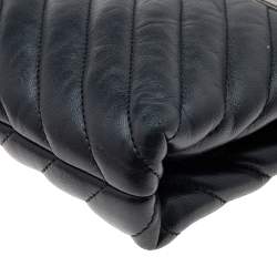 Pre Owned Carolina Herrera Black Quilted Leather Front Zip Crossbody Bag