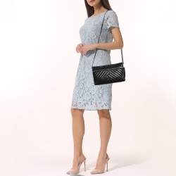 Pre Owned Carolina Herrera Black Quilted Leather Front Zip Crossbody Bag