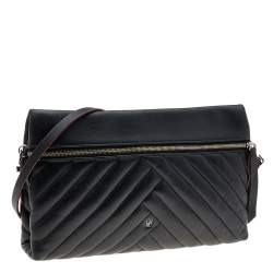 Pre Owned Carolina Herrera Black Quilted Leather Front Zip Crossbody Bag