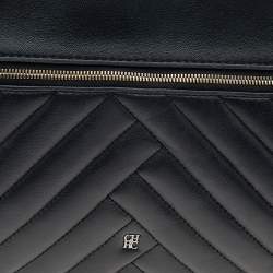 Pre Owned Carolina Herrera Black Quilted Leather Front Zip Crossbody Bag