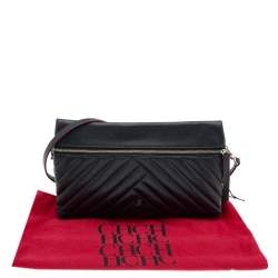 Pre Owned Carolina Herrera Black Quilted Leather Front Zip Crossbody Bag
