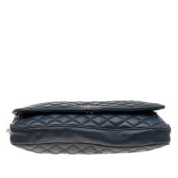 Pre Owned Carolina Herrera Navy Blue Quilted Leather Flap Chain Shoulder Bag