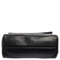 Pre Owned حقيبة كارولينا هيريرا مينويتو قلاب يد علوية جلد أسود 