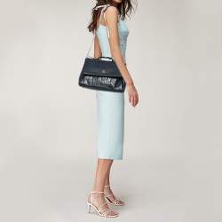 مملوكة مسبقًا حقيبة كارولينا هيريرا مينويتو جلد أزرق كحلي بقلاب ويد علوية 