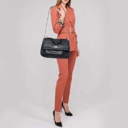 Pre Owned Carolina Herrera Navy Blue Leather Minueto Flap Bag