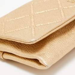 Pre Owned Carolina Herrera Beige Quilted Leather Flap Chain Clutch