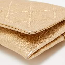 Pre Owned Carolina Herrera Beige Quilted Leather Flap Chain Clutch