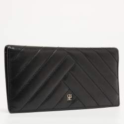 Pre Owned Carolina Herrera Black Chevron Quilted Leather Bifold Continental Wallet