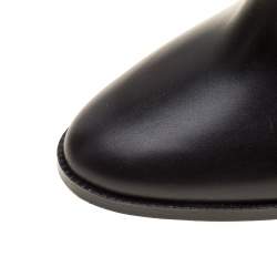 مملوكة مسبقًا Carolina Herrera Black Leather Calf Length Boots Size 39