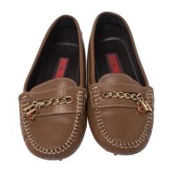 Pre Owned Carolina Herrera Brown Leather Chain Detail Loafers Size 37
