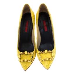 Pre Owned Carolina Herrera Yellow Lace And Satin Crystal Embellished Pointed Toe Pumps Size 40