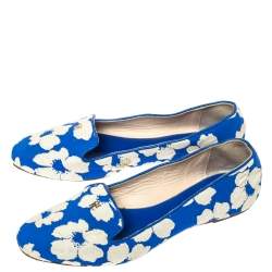 Pre Owned Carolina Herrera Blue/White Floral Embroidered Fabric Smoking Slipper Size 37