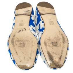 Pre Owned Carolina Herrera Blue/White Floral Embroidered Fabric Smoking Slipper Size 37