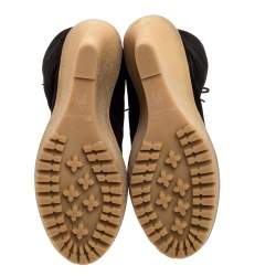 مملوكة مسبقًا حذاء بوت منتصف ساق كارولينا هيريرا رباط علوي و نعل سميك و كعب روكي مطاط و سويدي أسود مقاس 38