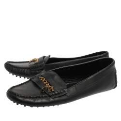 Pre Owned Carolina Herrera Navy Blue Leather Logo Chain Loafers Size 41