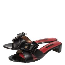 Pre Owned Carolina Herrera Black Leather and Patent Leather Bow Slide Sandals Size 39