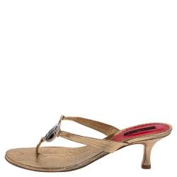 Pre Owned Carolina Herrera Gold Leather Logo Embellished Thong Sandals Size 39