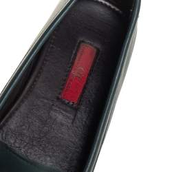 Pre Owned Carolina Herrera Green Leather Logo Detail Slip On Loafers Size 41