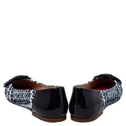 Pre Owned Carolina Herrera Blue/White Tweed And Patent Leather Ballet Flats Size 40