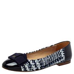 Pre Owned Carolina Herrera Blue/White Tweed And Patent Leather Ballet Flats Size 40