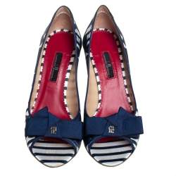 Pre Owned Carolina Herrera Blue/White Satin And Leather Bow Peep Toe Pumps Size 38