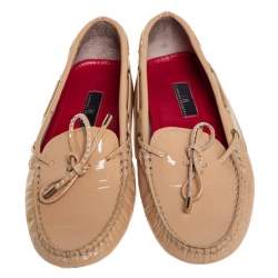 Pre Owned CH Carolina Herrera Beige Patent Leather Bow Slip On Loafers Size 38