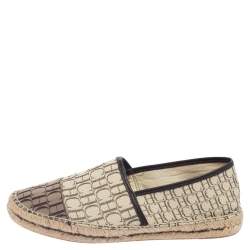 Pre Owned Carolina Herrera Beige Monogram Canvas And Fabric Cap Toe Espadrille Flats Size 40
