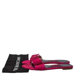 Carolina Herrera Pink Satin And Lace Bow Flat Slides Size 38